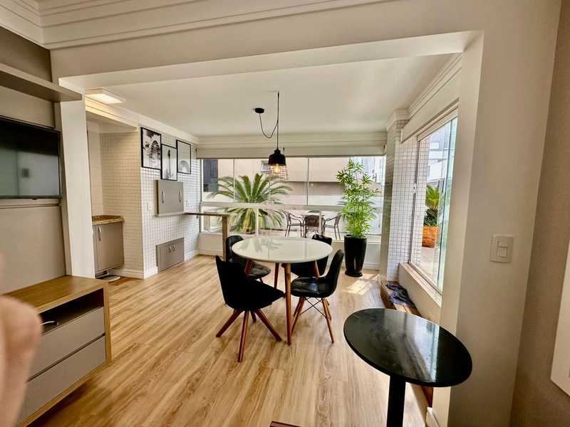 Amplo apartamento mobiliado e decorado: 1ª foto da galeria de imagens do imóvel