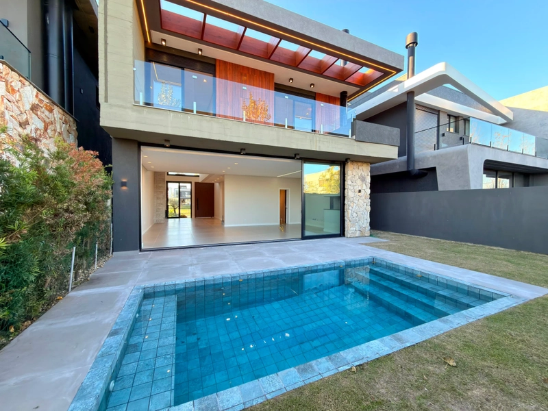 Casa 4 suítes com piscina - Condomínio Sunset, Xangri-lá: 1ª foto da galeria de imagens do imóvel