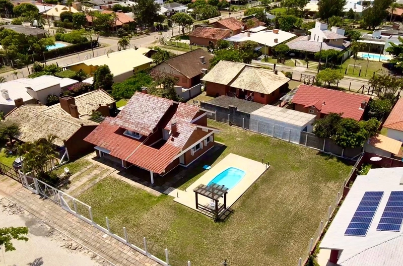 SOBRADO À VENDA EM ATLÂNTIDA | 2 TERRENOS, PISCINA E MUITO ESPAÇO: 30ª foto da galeria de imagens do imóvel