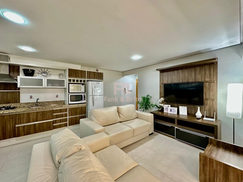 NO CENTRO, JUNTO A PRAÇA DO MINI GOLF.: 2ª foto da galeria de imagens do imóvel