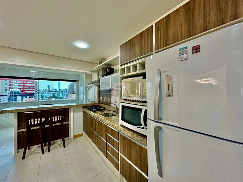 NO CENTRO, JUNTO A PRAÇA DO MINI GOLF.: 12ª foto da galeria de imagens do imóvel