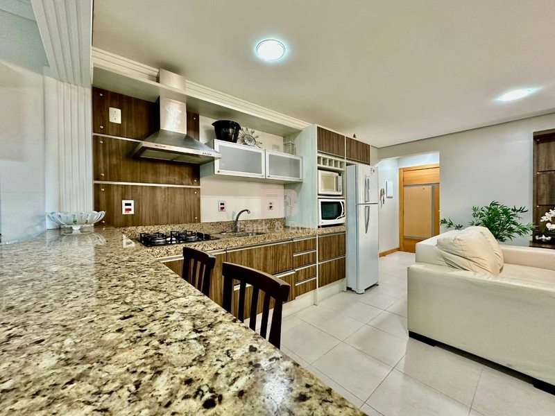 NO CENTRO, JUNTO A PRAÇA DO MINI GOLF.: 11ª foto da galeria de imagens do imóvel