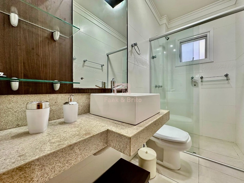 NO CENTRO, JUNTO A PRAÇA DO MINI GOLF.: 18ª foto da galeria de imagens do imóvel