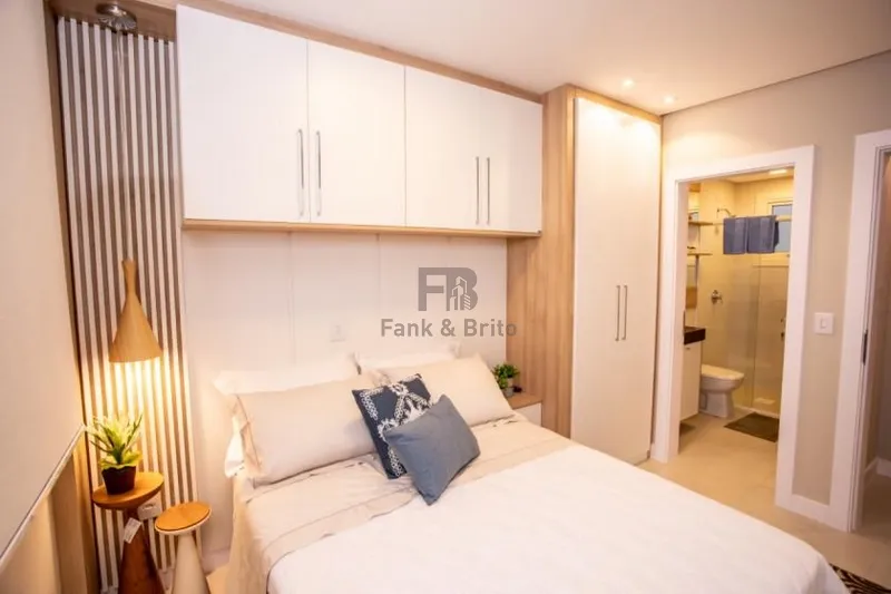 JUNTO A PRAÇA TIARAJÚ E AV. UBIRAJARA, A POUCOS METROS DO MAR: 4ª foto da galeria de imagens do imóvel