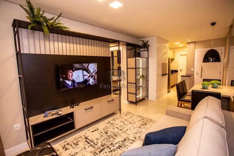 JUNTO A PRAÇA TIARAJÚ E AV. UBIRAJARA, A POUCOS METROS DO MAR: 1ª foto da galeria de imagens do imóvel