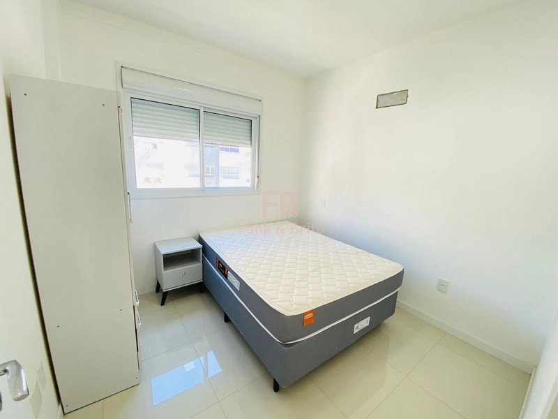 APARTAMENTO DE DOIS DORMITÓRIOS PRÓXIMO AO MAR.: 1ª foto da galeria de imagens do imóvel