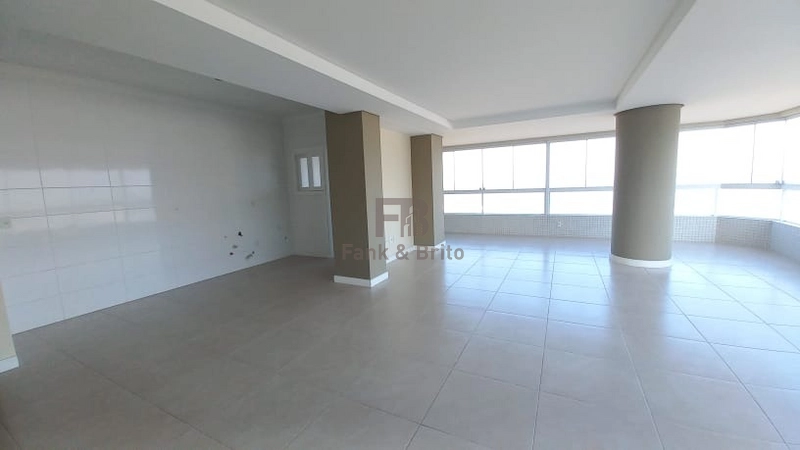 APARTAMENTO DE TRES DORMITÓRIOS COM VISTA MAR: 7ª foto da galeria de imagens do imóvel