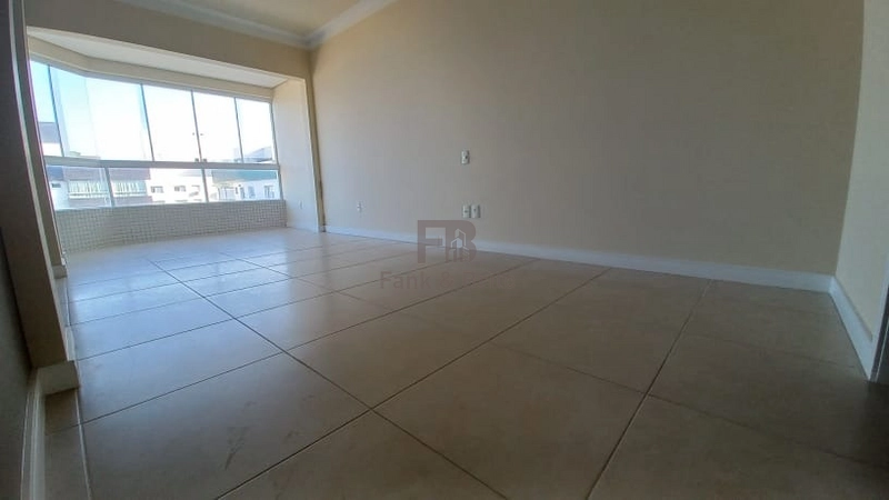 APARTAMENTO DE TRES DORMITÓRIOS COM VISTA MAR: 13ª foto da galeria de imagens do imóvel