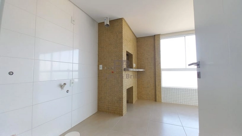 APARTAMENTO DE TRES DORMITÓRIOS COM VISTA MAR: 9ª foto da galeria de imagens do imóvel