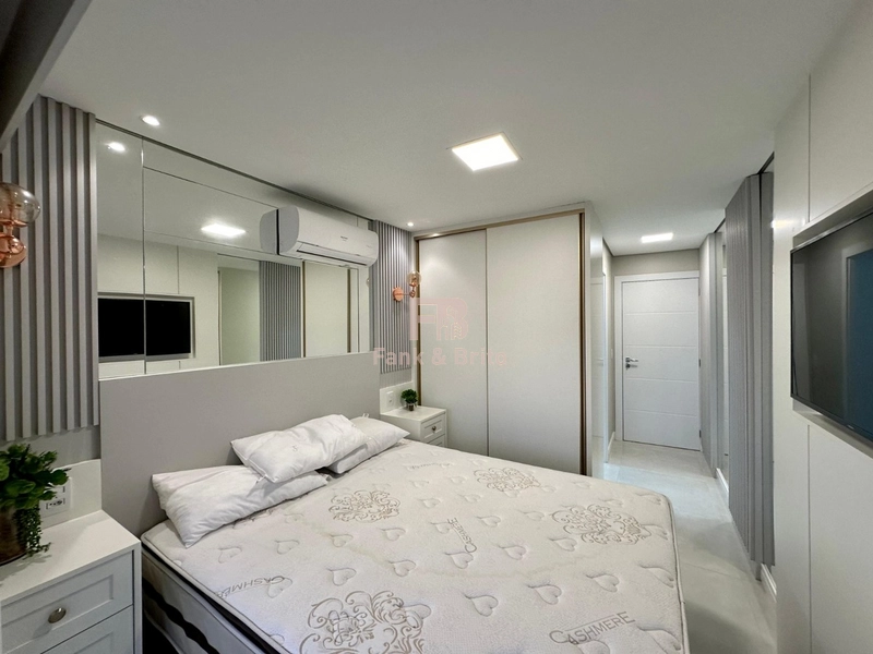 MOBILIADO E DECORADO COM SACADA DE FRENTE.: 17ª foto da galeria de imagens do imóvel