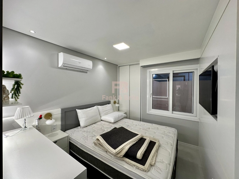 MOBILIADO E DECORADO COM SACADA DE FRENTE.: 16ª foto da galeria de imagens do imóvel