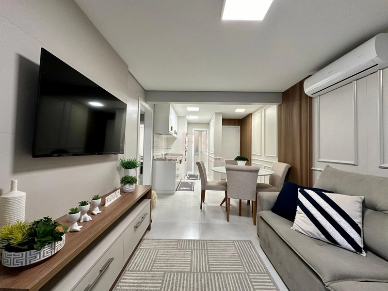 MOBILIADO E DECORADO COM SACADA DE FRENTE.: 8ª foto da galeria de imagens do imóvel