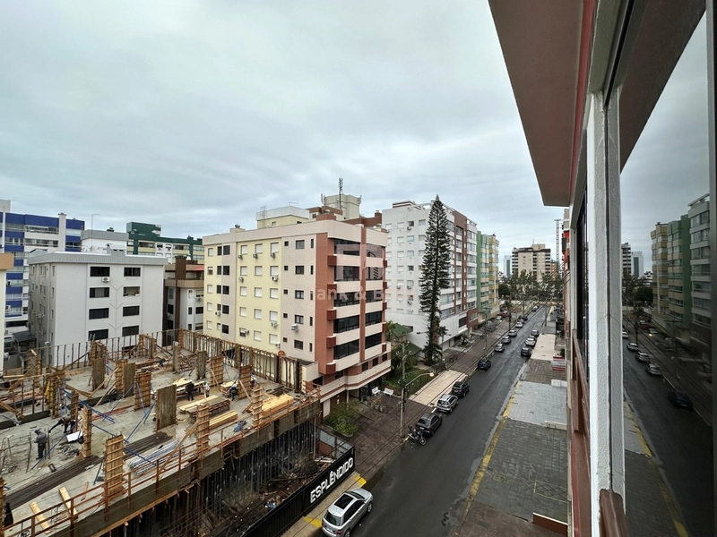 MOBILIADO E DECORADO COM SACADA DE FRENTE.: 5ª foto da galeria de imagens do imóvel