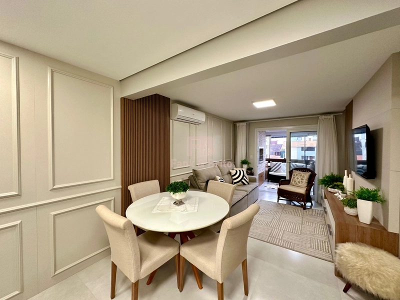 MOBILIADO E DECORADO COM SACADA DE FRENTE.: 1ª foto da galeria de imagens do imóvel