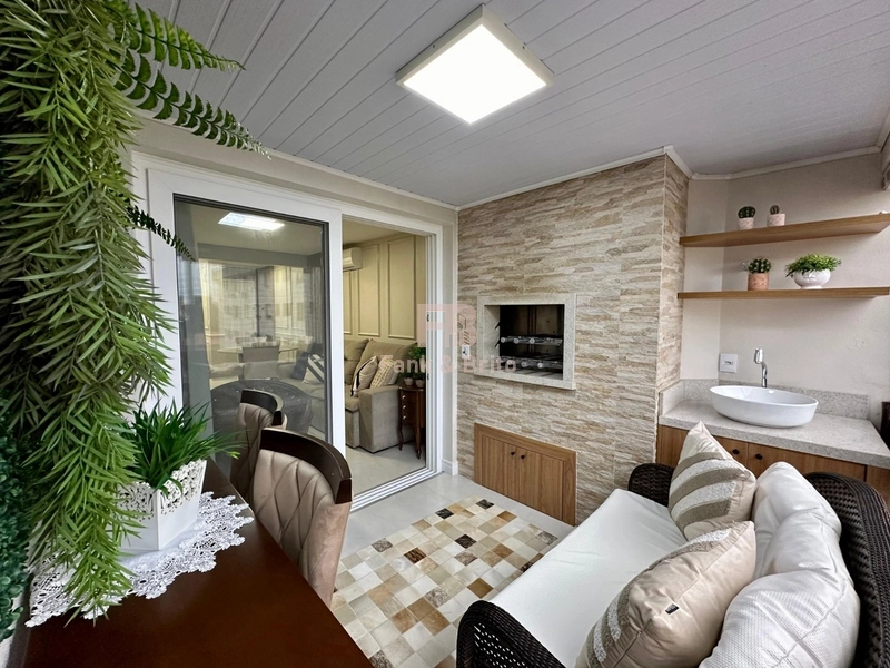 MOBILIADO E DECORADO COM SACADA DE FRENTE.: 6ª foto da galeria de imagens do imóvel