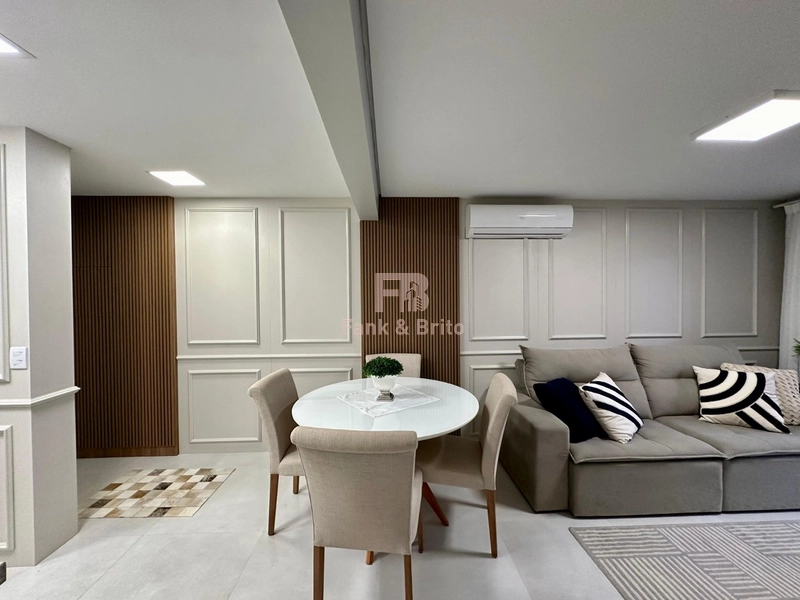 MOBILIADO E DECORADO COM SACADA DE FRENTE.: 2ª foto da galeria de imagens do imóvel