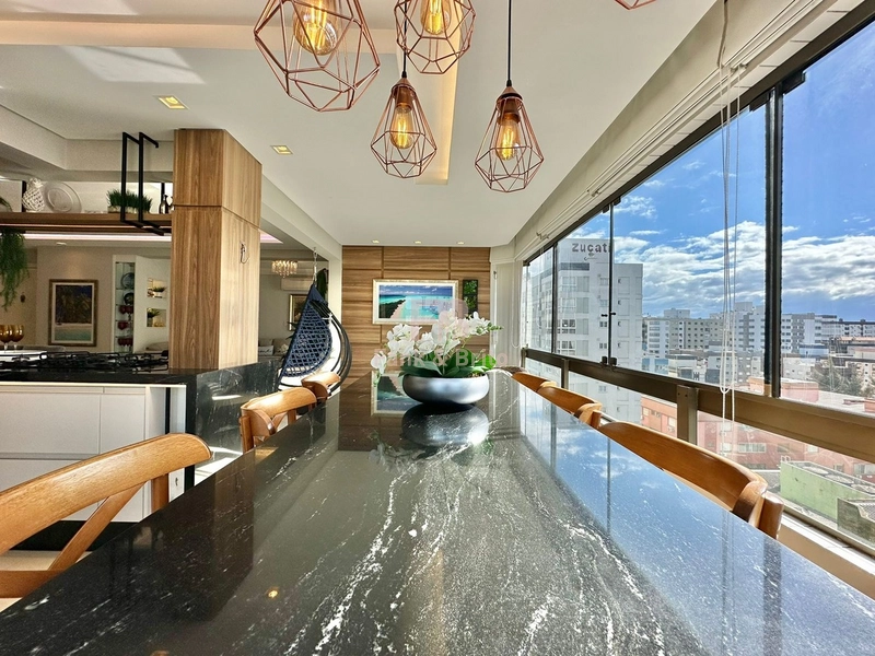 VENDO APARTAMENTO COM INFRA E VISTA PADA O MAR, JUNTO A PRAÇA DO FAROL: 2ª foto da galeria de imagens do imóvel