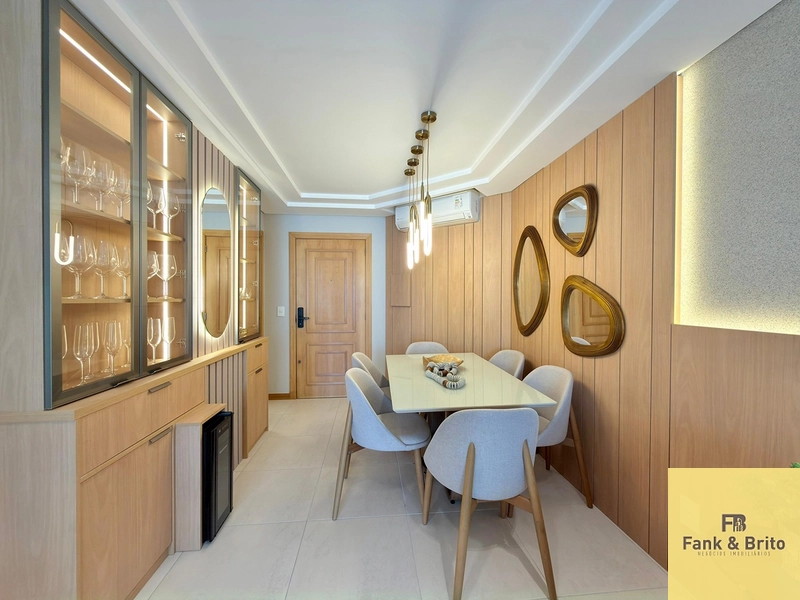 APARTAMENTO FINAMENTE MOBILIADO, DECORADO, PRÓXIMO A PRAÇA LUIZ BASSANI: 9ª foto da galeria de imagens do imóvel