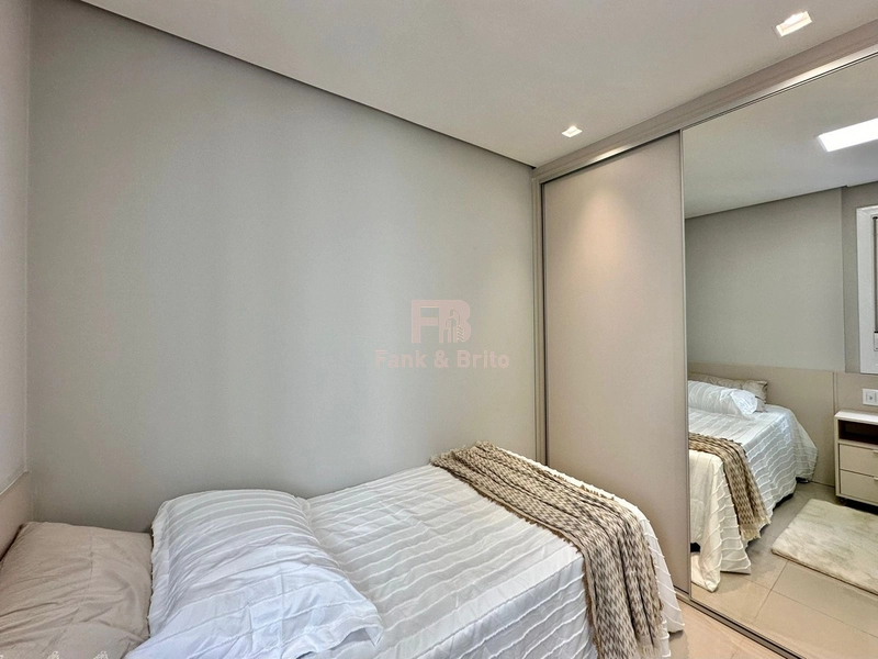 NAVEGANTES! 2 DORMITÓRIOS, UMA QUADRA DO MAR!: 18ª foto da galeria de imagens do imóvel