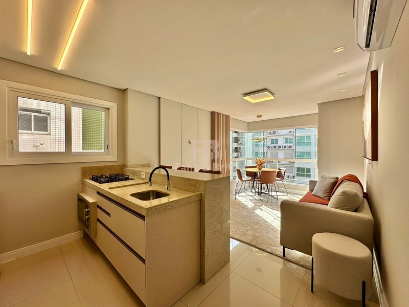 NAVEGANTES! 2 DORMITÓRIOS, UMA QUADRA DO MAR!: 5ª foto da galeria de imagens do imóvel