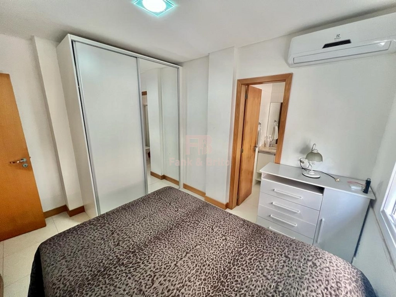 Apartamento de frente mobiliado, com 2 dormitórios, ao lado da praça!: 10ª foto da galeria de imagens do imóvel