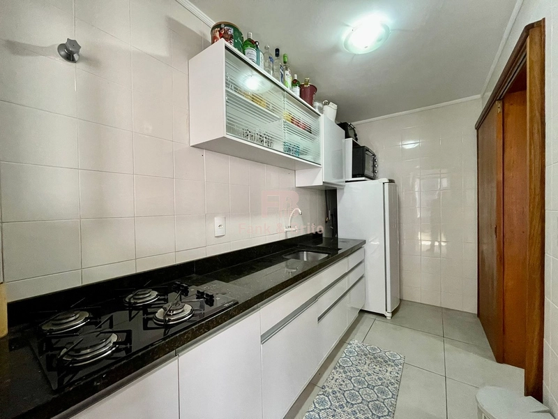 Apartamento de frente com sacada, em excelente localização!: 6ª foto da galeria de imagens do imóvel