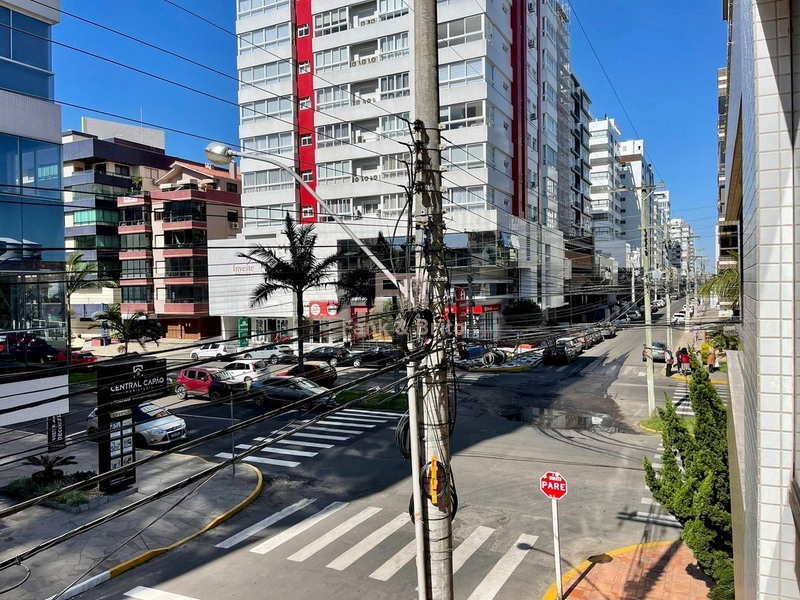 Apartamento de frente com sacada, em excelente localização!: 5ª foto da galeria de imagens do imóvel