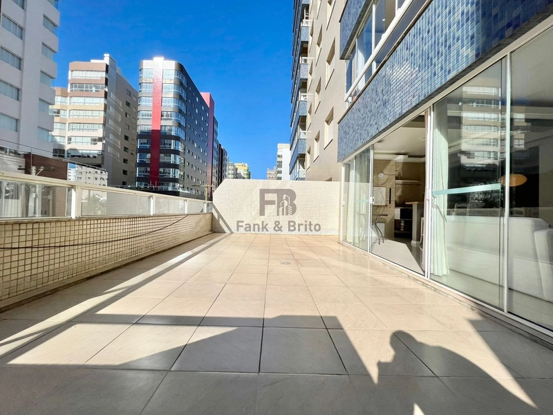 VENDE EXCELENTE APARTAMENTO COM TERRAÇO UMA QUADRA DO MAR: 3ª foto da galeria de imagens do imóvel
