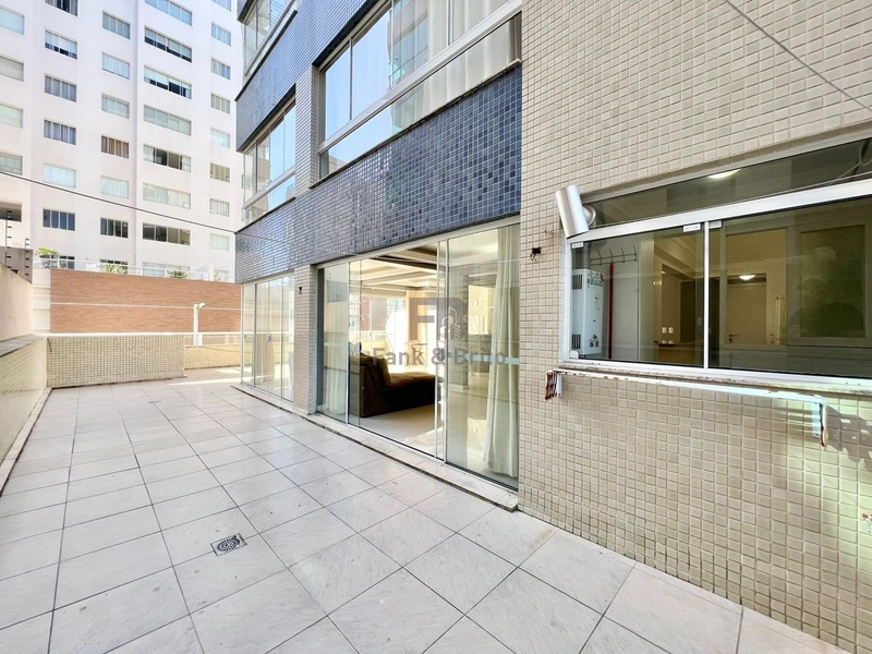 VENDE EXCELENTE APARTAMENTO COM TERRAÇO UMA QUADRA DO MAR: 8ª foto da galeria de imagens do imóvel