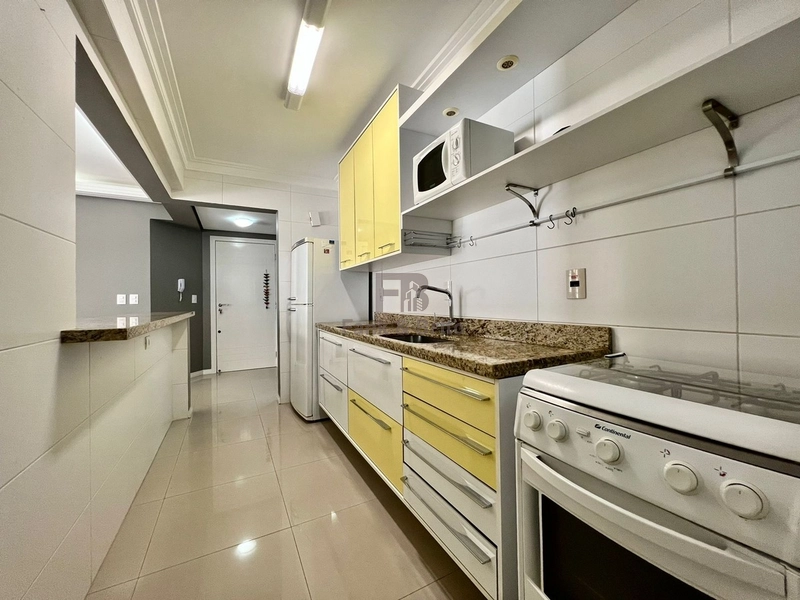 VENDE EXCELENTE APARTAMENTO COM TERRAÇO UMA QUADRA DO MAR: 15ª foto da galeria de imagens do imóvel