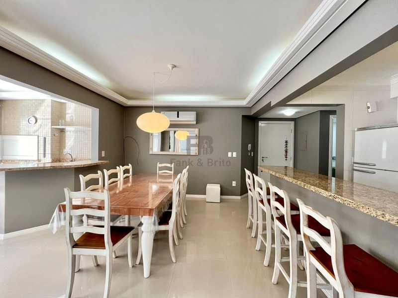 VENDE EXCELENTE APARTAMENTO COM TERRAÇO UMA QUADRA DO MAR: 5ª foto da galeria de imagens do imóvel