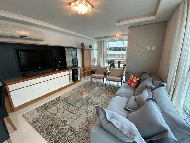 Na Avenida Ubirajara, Mobiliado e Decorado.: 2ª foto da galeria de imagens do imóvel