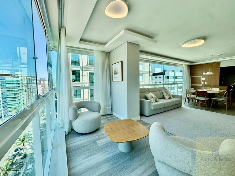 Na Avenida Ubirajara, Mobiliado e Decorado.: 3ª foto da galeria de imagens do imóvel