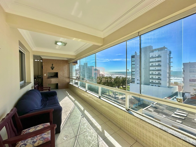 UMA QUADRA DO MAR, JUNTO A PRAÇA ARBORIZADA E CENTRO!: 1ª foto da galeria de imagens do imóvel