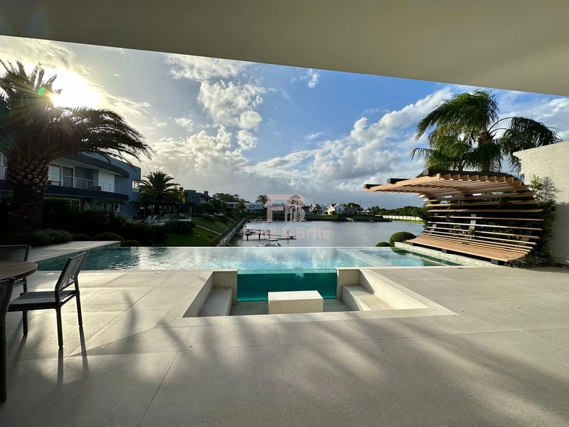 SOBRADO A VENDA NO CONDOMINIO VELAS DA MARINA EM CAPÃO DA CANOA: 2ª foto da galeria de imagens do imóvel