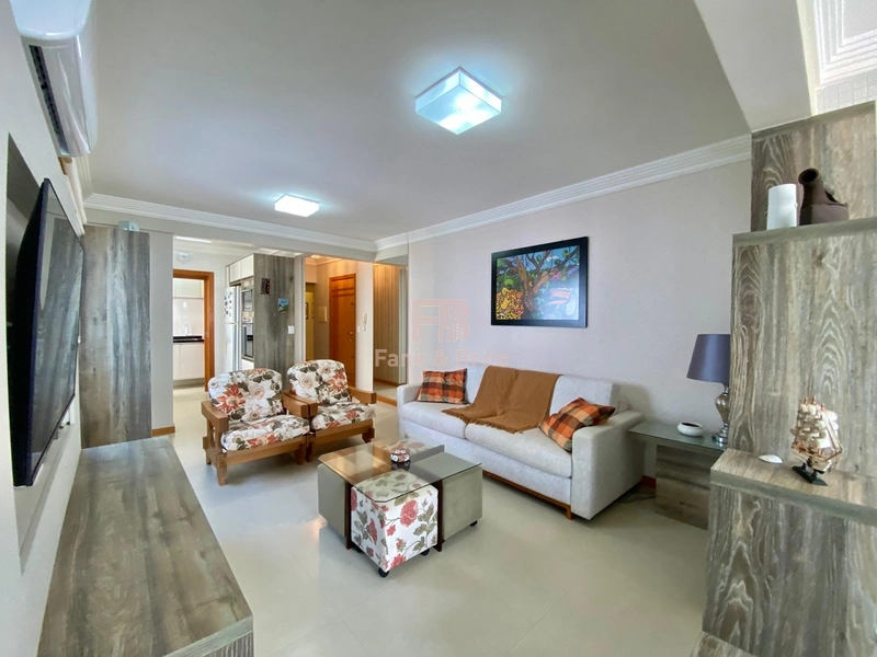 Gigante apartamento, último andar, bairro nobre, próximo da praia.: 1ª foto da galeria de imagens do imóvel