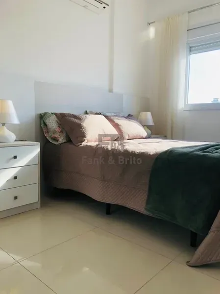 APARTAMENTO A VENDA FRENTE A PRAÇA E  A POUCOS PASSOS DO MAR.: 4ª foto da galeria de imagens do imóvel