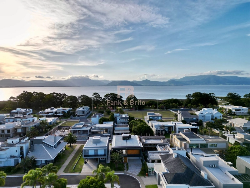 Casa com 5 dormitórios à venda no condomínio Velas da Marina.: 3ª foto da galeria de imagens do imóvel