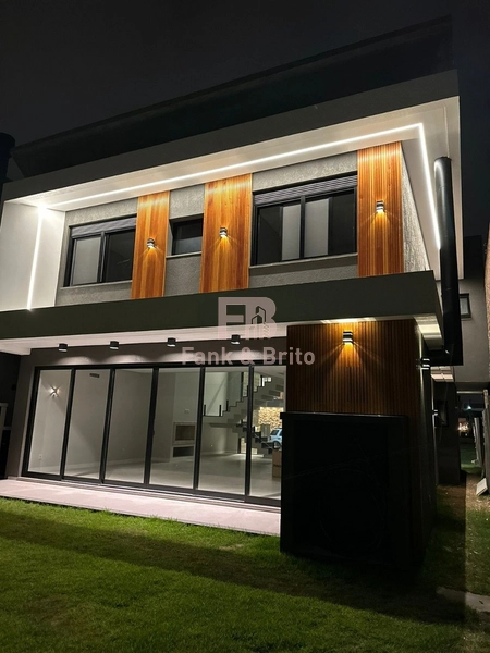 Casa de 4 Suítes com Acessibilidade e Carregamento p/ Carros Elétrico: 1ª foto da galeria de imagens do imóvel