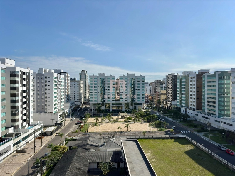 FRENTE PRAÇA.: 7ª foto da galeria de imagens do imóvel