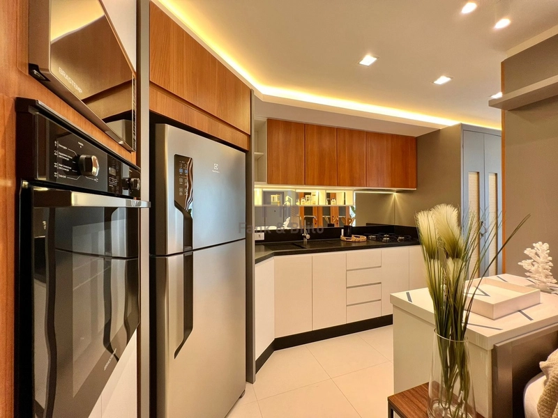 VENDE APARTAMENTO DOIS DORMITÓRIOS UMA QUADRA DO MAR: 3ª foto da galeria de imagens do imóvel