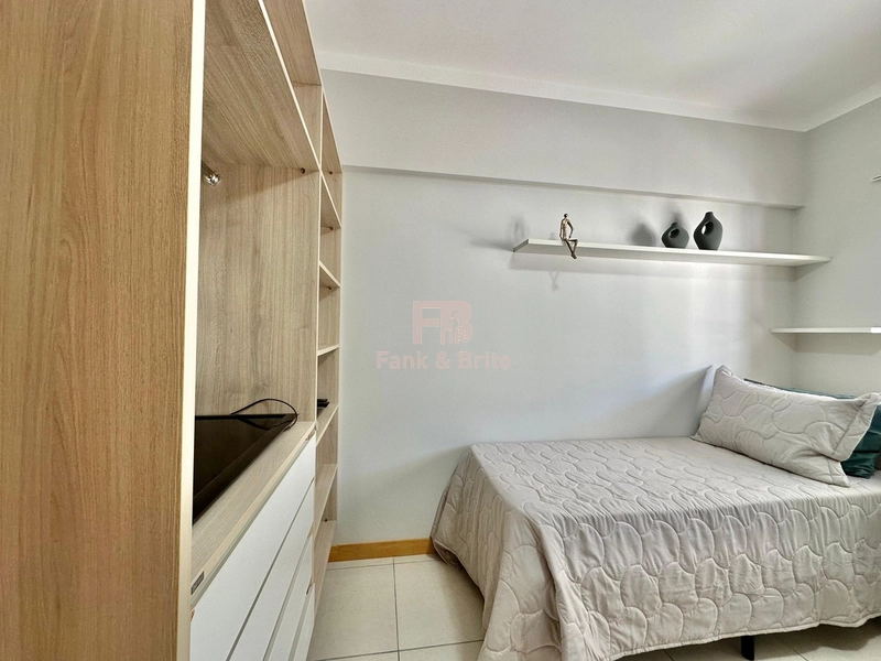 MOBILIADO E DECORADO COM TERRAÇO: 21ª foto da galeria de imagens do imóvel