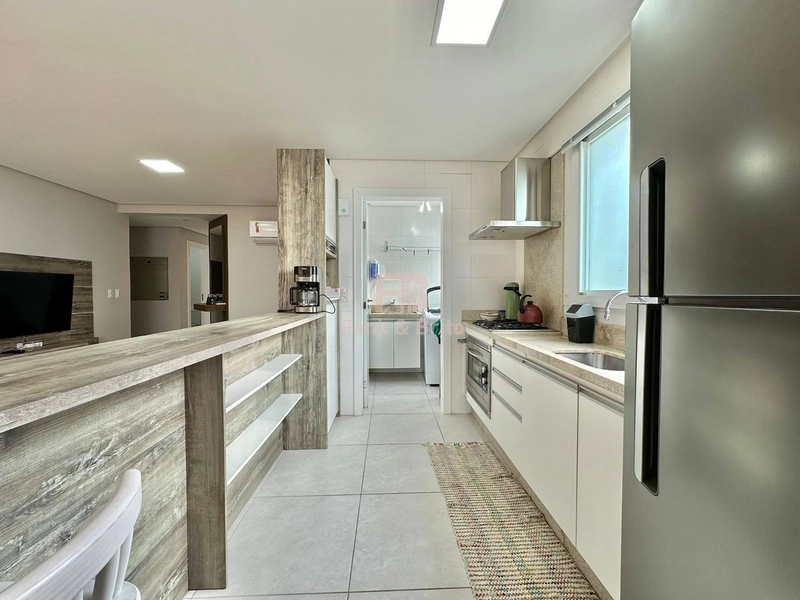 3 dormitórios a uma quadra do mar: 11ª foto da galeria de imagens do imóvel