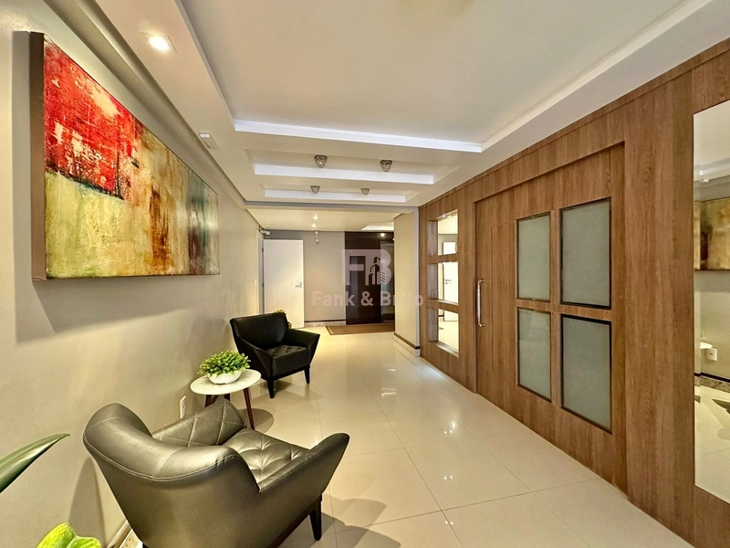 3 dormitórios a uma quadra do mar: 26ª foto da galeria de imagens do imóvel