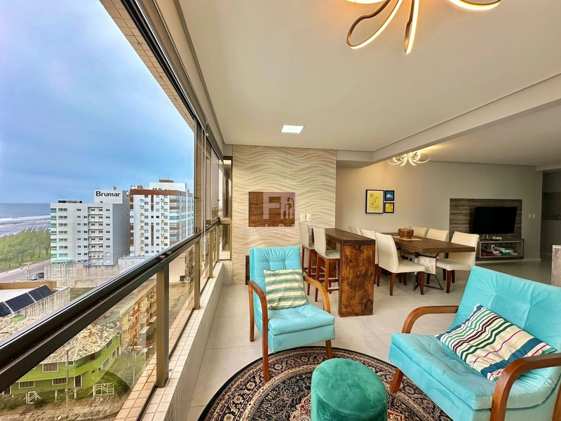 3 dormitórios a uma quadra do mar: 1ª foto da galeria de imagens do imóvel