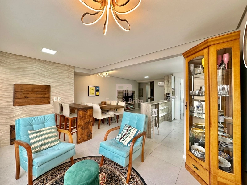 3 dormitórios a uma quadra do mar: 5ª foto da galeria de imagens do imóvel