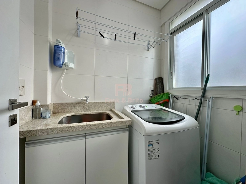 3 dormitórios a uma quadra do mar: 18ª foto da galeria de imagens do imóvel