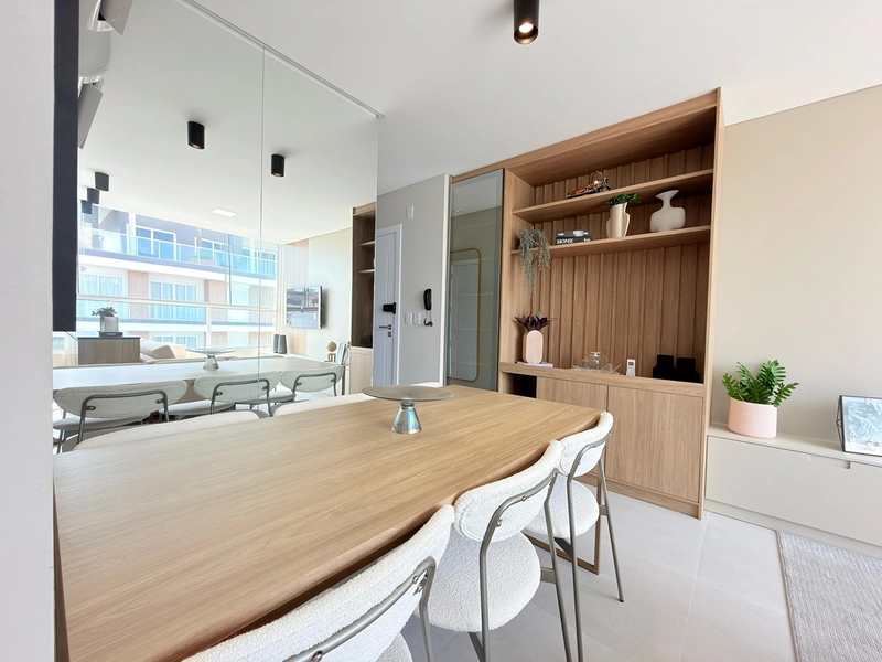 MOBILIADO E DECORADO COM SACADA DE FRENTE.: 9ª foto da galeria de imagens do imóvel