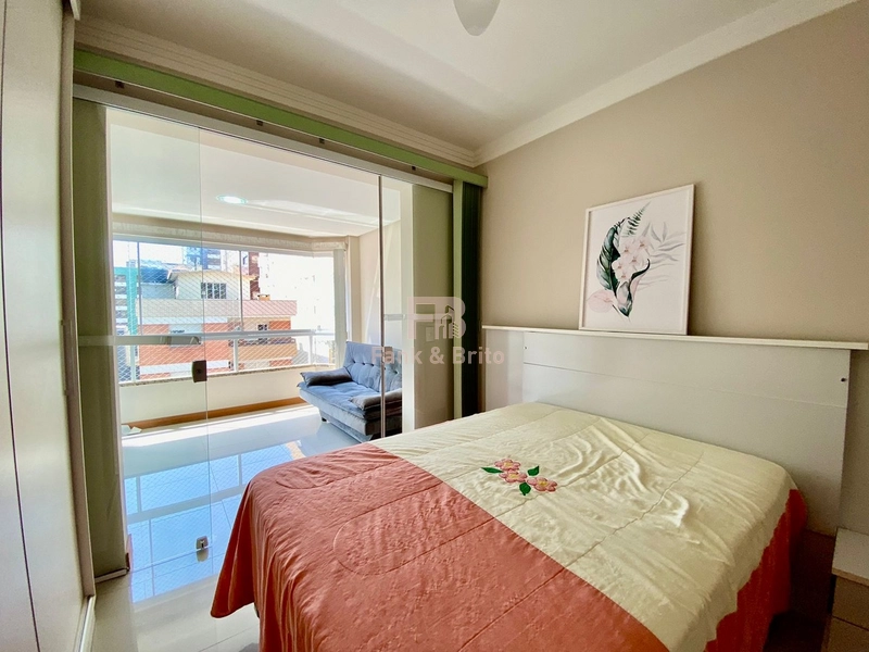 2 Dormitórios (1 Suíte), Frente Leste com 2 boxes, Perto da Praia: 13ª foto da galeria de imagens do imóvel