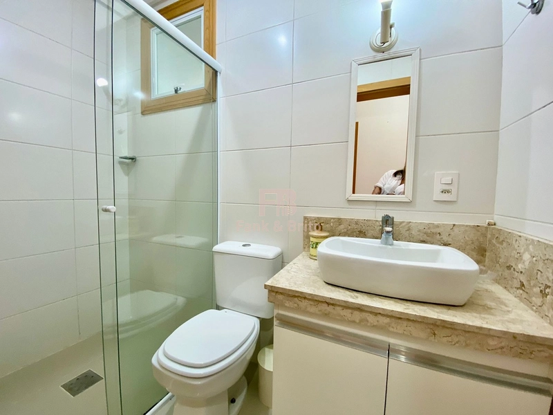 2 Dormitórios (1 Suíte), Frente Leste com 2 boxes, Perto da Praia: 19ª foto da galeria de imagens do imóvel